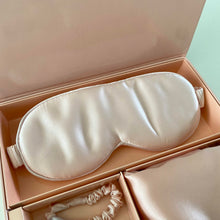 Load image into Gallery viewer, 4 PIECE SILK GIFT SET
